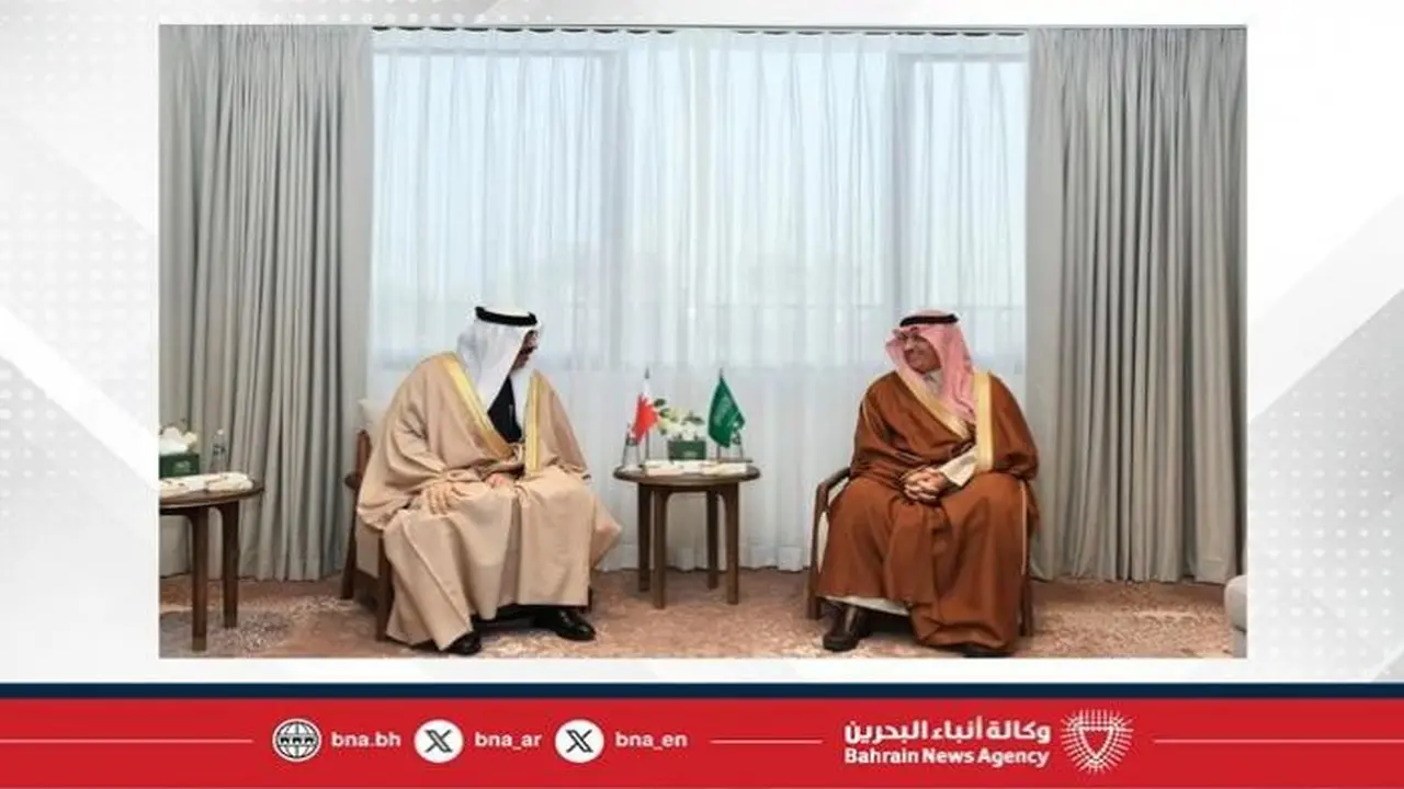 لقاء ثنائي.. وزير التربية يجتمع بنظيره السعودي بالرياض